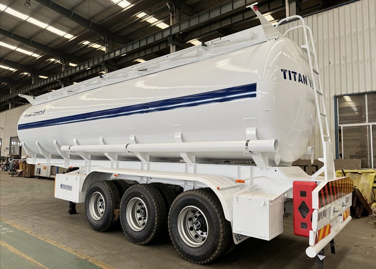 Tri Axle Oil Tanker Semi Trailer for Sale in Guinea