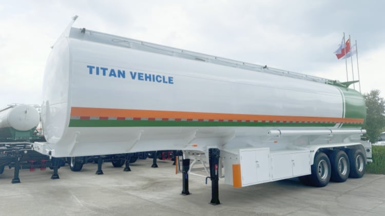 Angola Customer Come To Tongya Vehicle To Buy Petrol Tanker