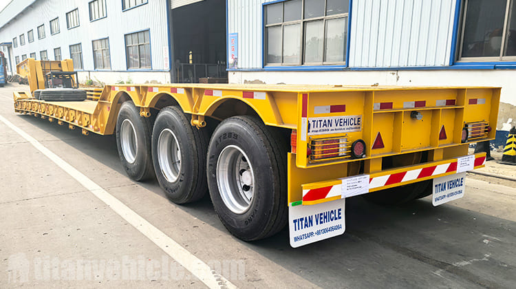 Tri Axle Detachable Lowboy Gooseneck Trailer for Sale in Ghana