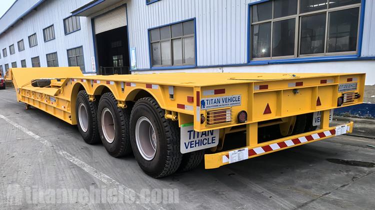 Tri Axle Folding Gooseneck Trailer for Sale in Anguilla