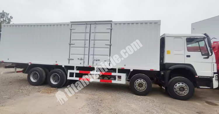 Sinotruk Howo Cargo Box Truck for Sale in Zambia