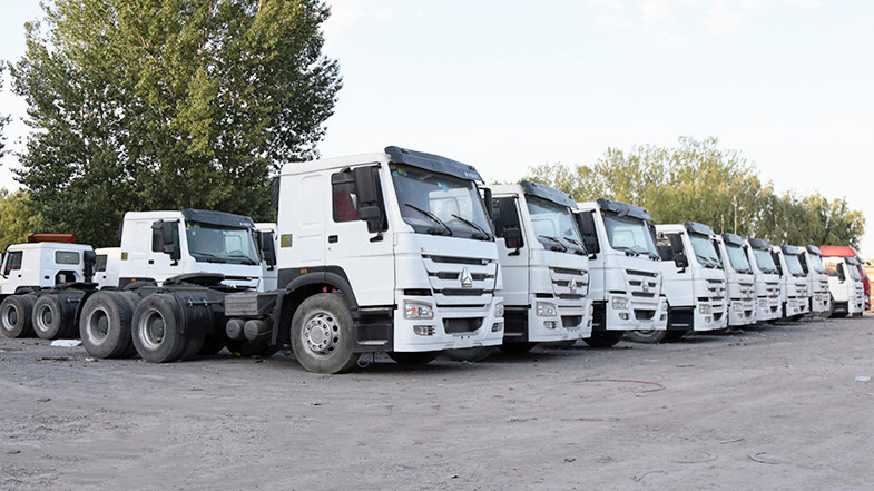 SINOTRUK 336HP / 371HP / 420HP Tractor Head Truck Trailer for Sale